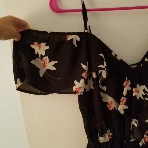 Wide-legged, Floral Print Jumpsuit - Picture 4 of 4